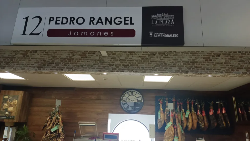 Frente de local Pedro Rangel