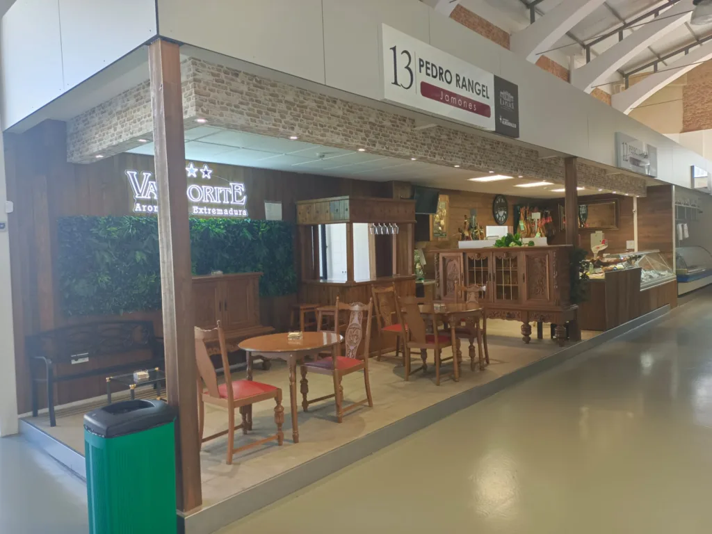 Frente de local Pedro Rangel